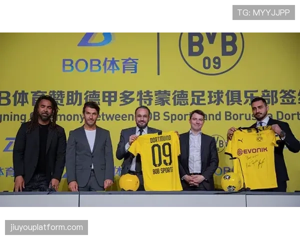 “足球进校园”项目扩大，德甲俱乐部与超过500所中小学建立合作。